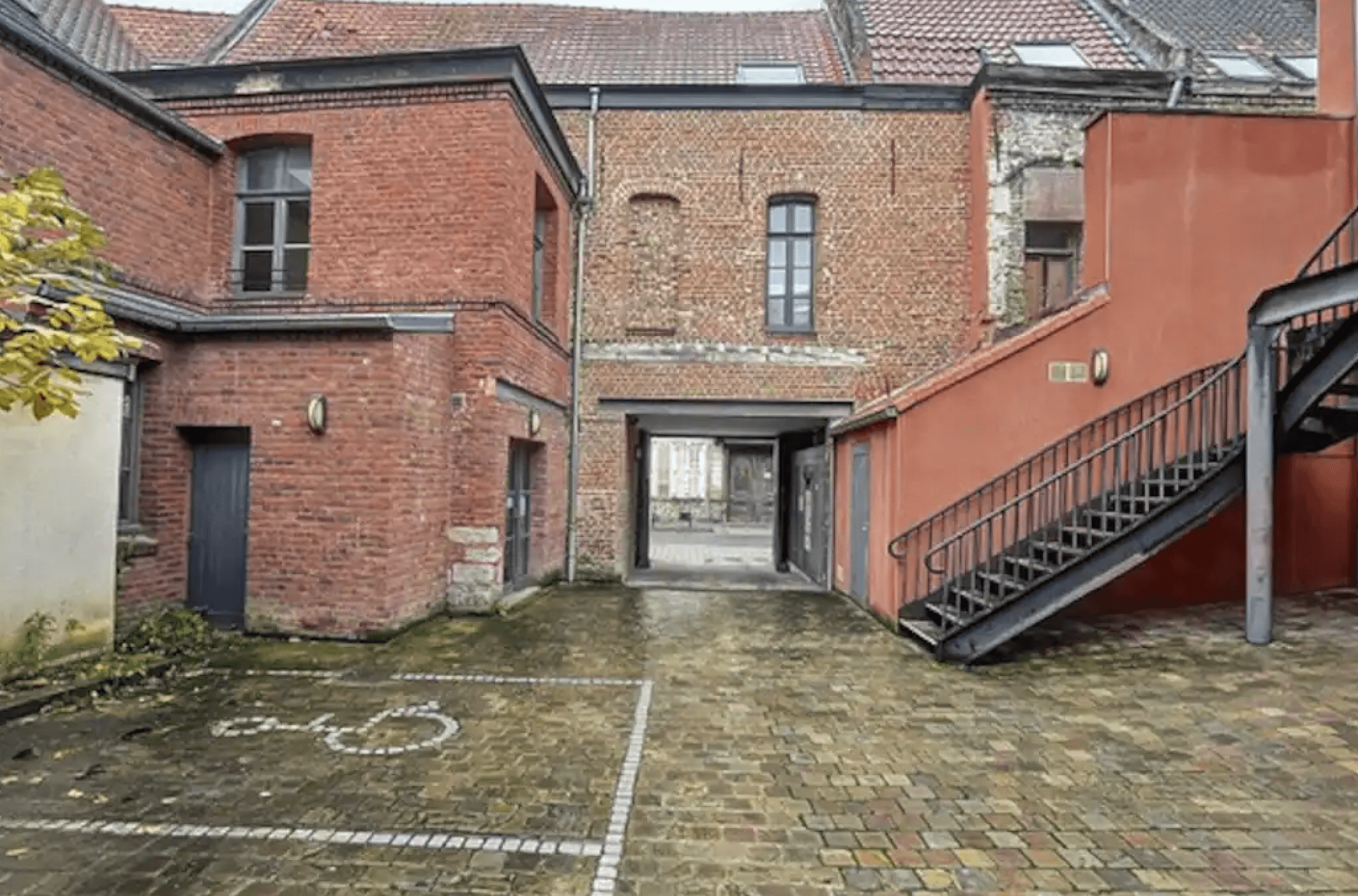 la-cours-T4-en-centre-ville.png