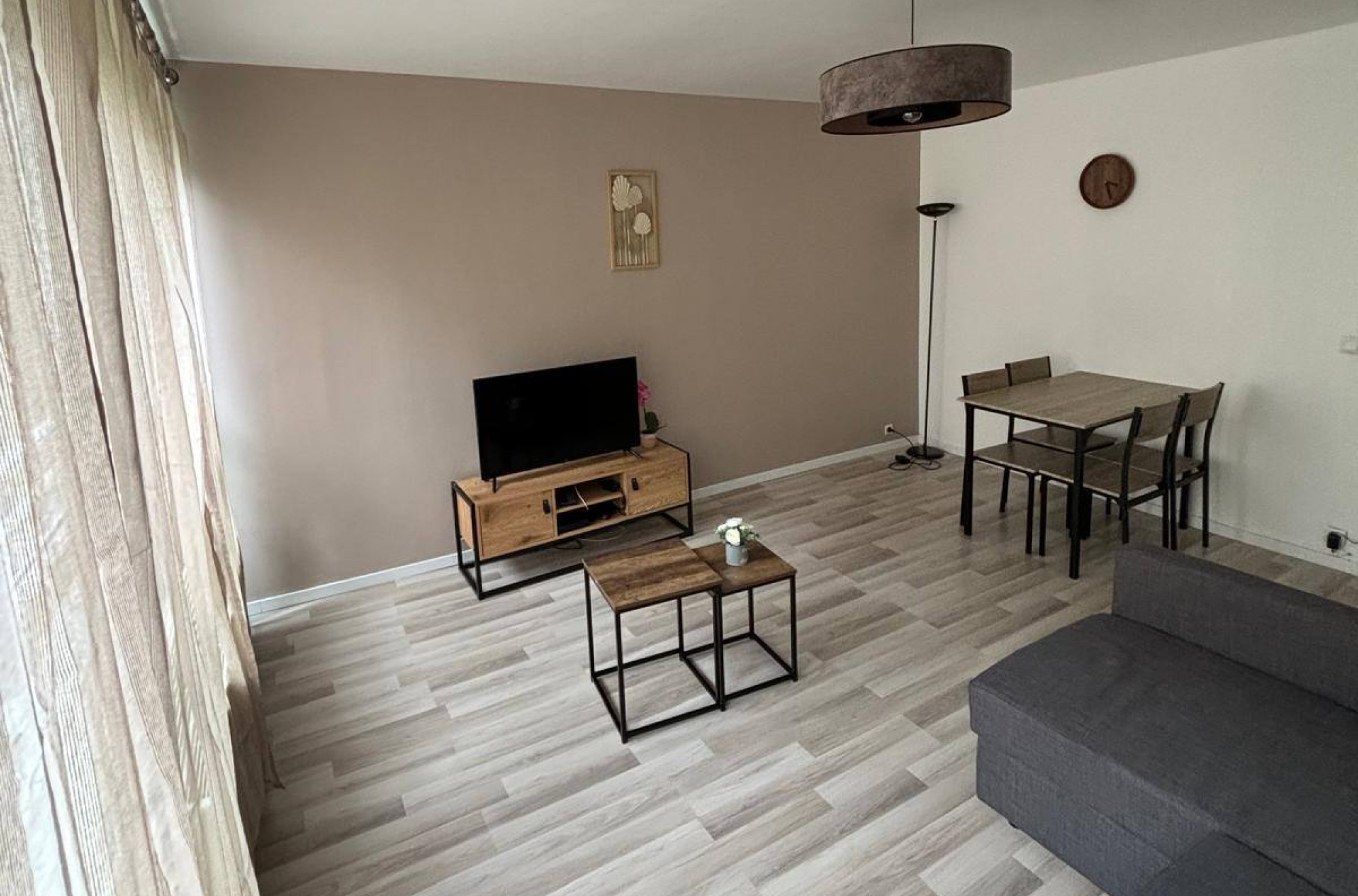 salondorval.png